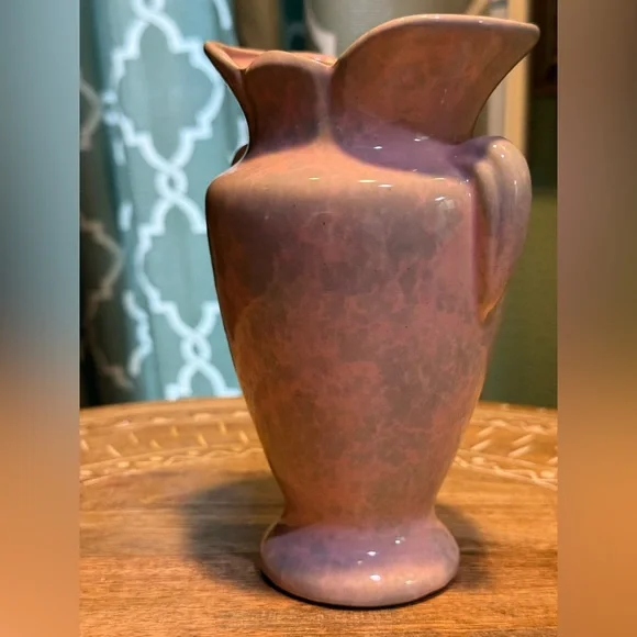 Elegant Pink Ceramic Vase - Picture 8 of 16